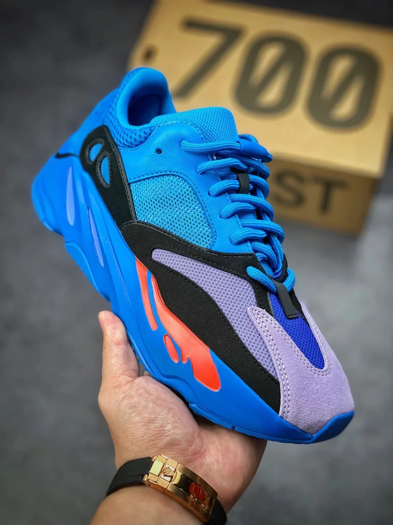 Adidas Yeezy Boost 700 — photo 8