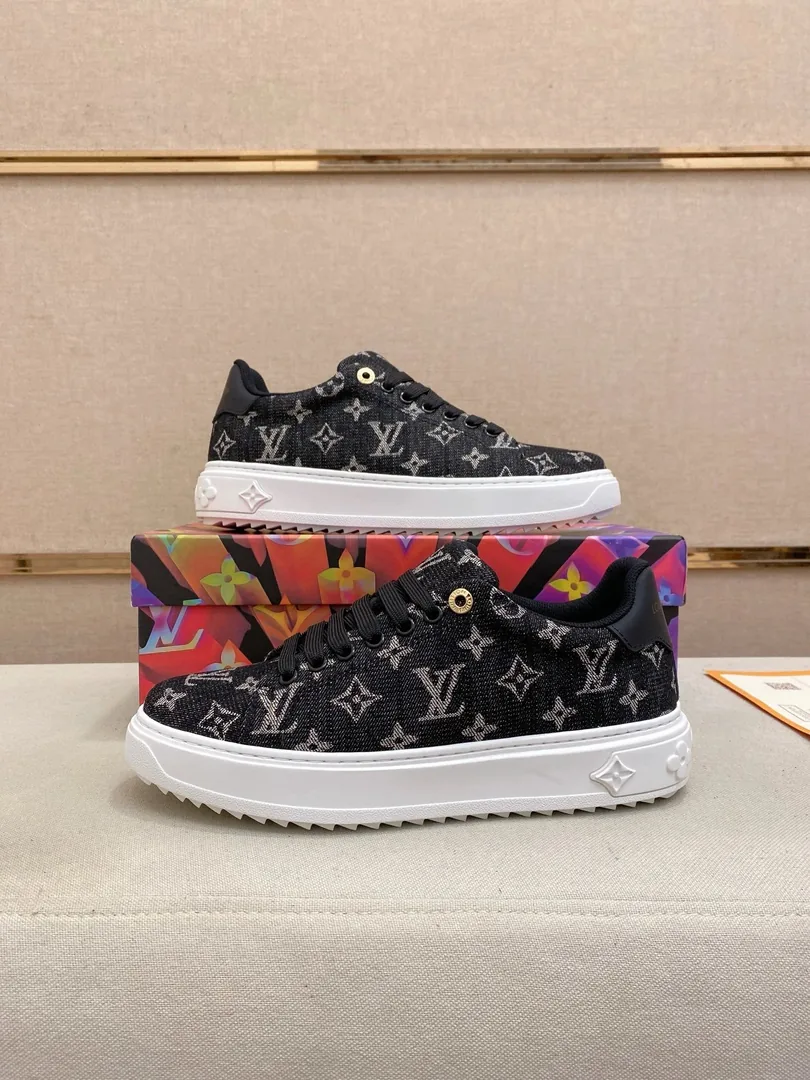 Louis Vuitton Daily Wear Low-Top Sneakers — photo 8