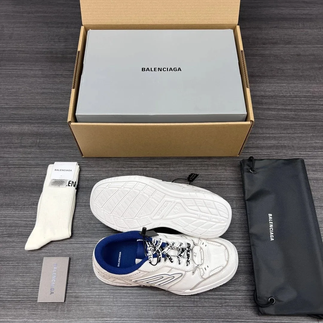 Balenciaga Hamptons Distressed Leather Lace Up Shoes — photo 9