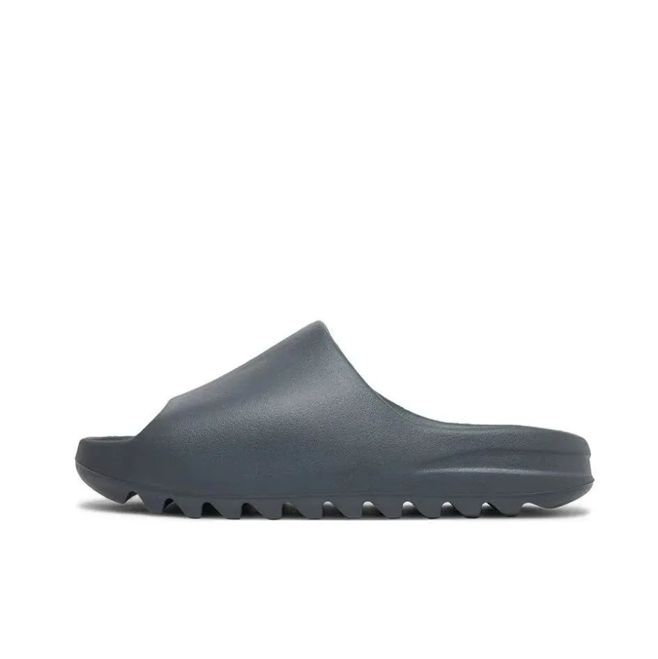 Yeezy Slides — photo 6