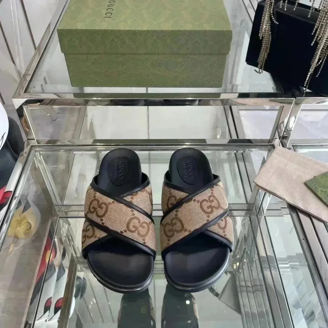 Gucci GG Platform Slide Sandal Collection — Photo 9