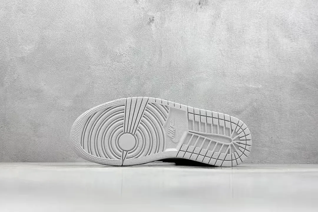 Air Jordan 1 Mid Grey Sail — photo 5
