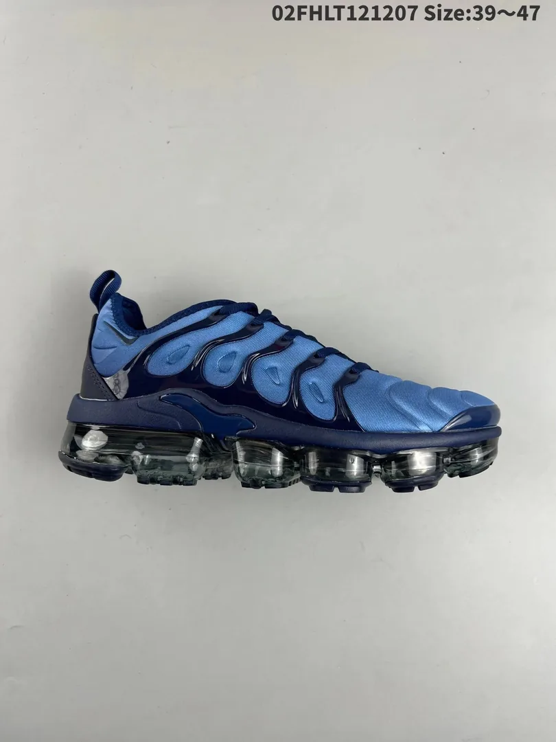 Nike Air VaporMax Plus — photo 9
