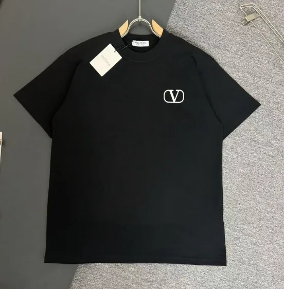 Short-Sleeve Tee — Photo 9