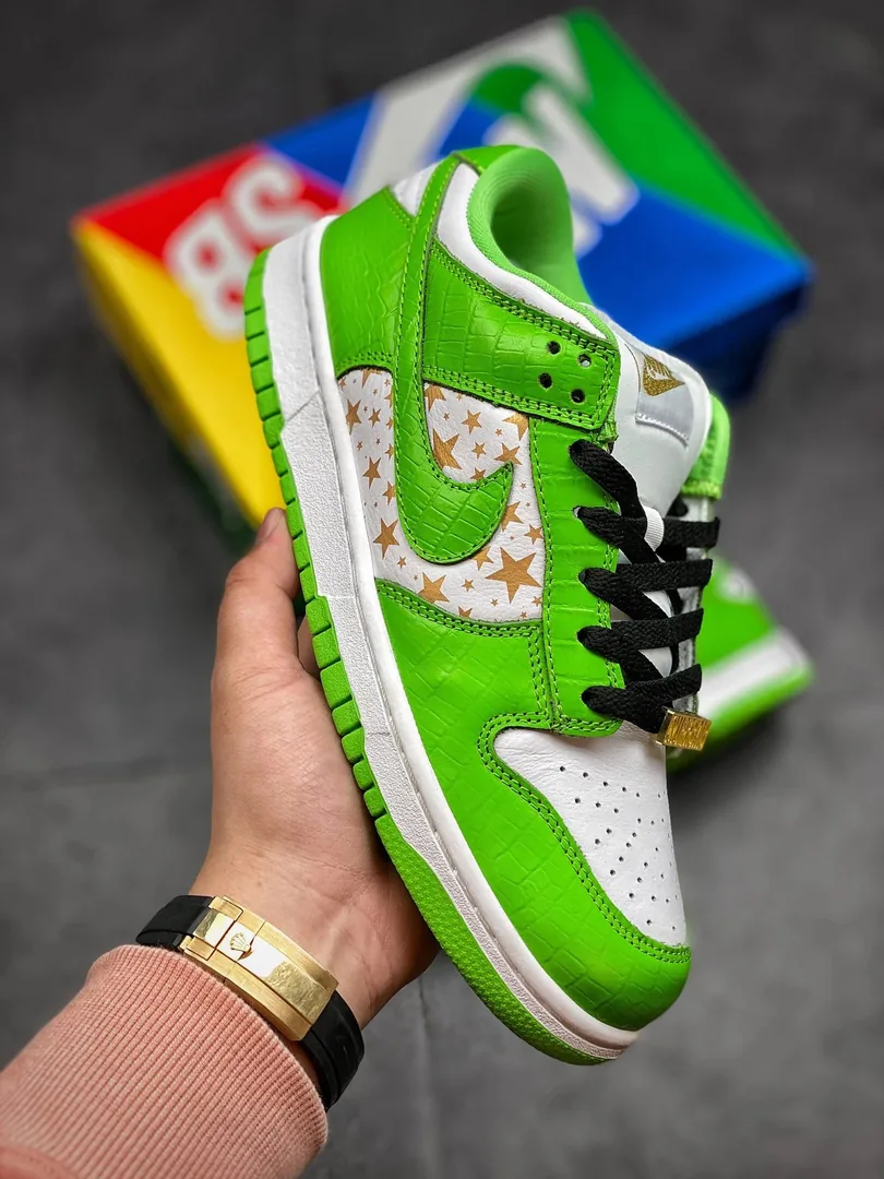 Nike SB Dunk Low Supreme Collaboration Sneakers