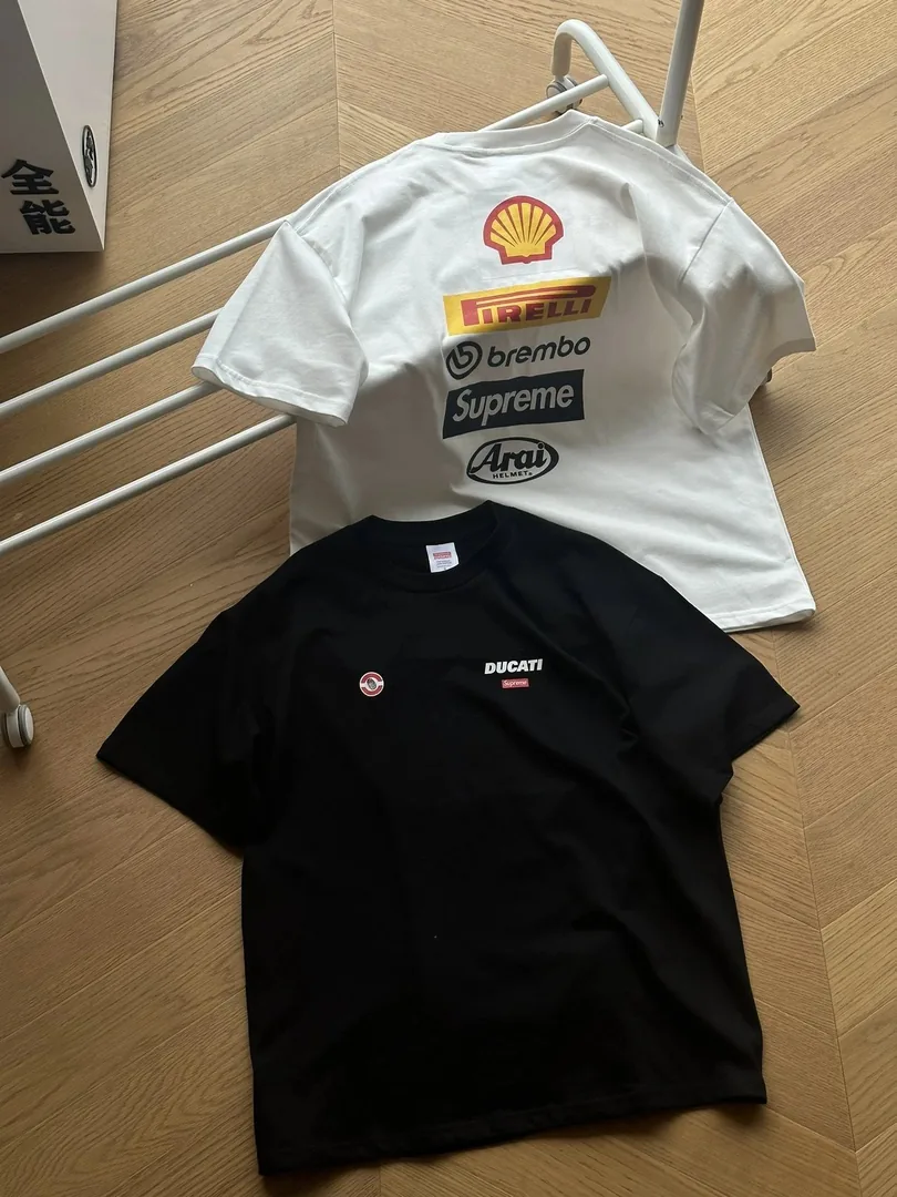 Logo Print Short-Sleeve Tee — Photo 3