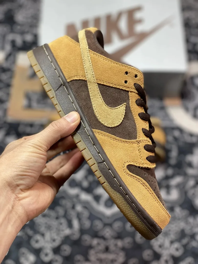Nike Dunk Low Brown Pack Wheat Sneakers — Photo 6