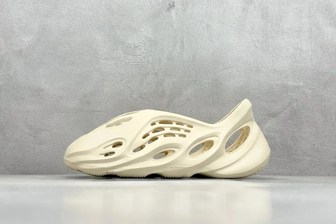 Foam Slides — Photo 6