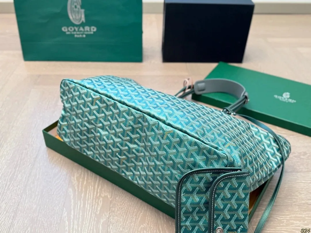 Classic Tote Bag — QC