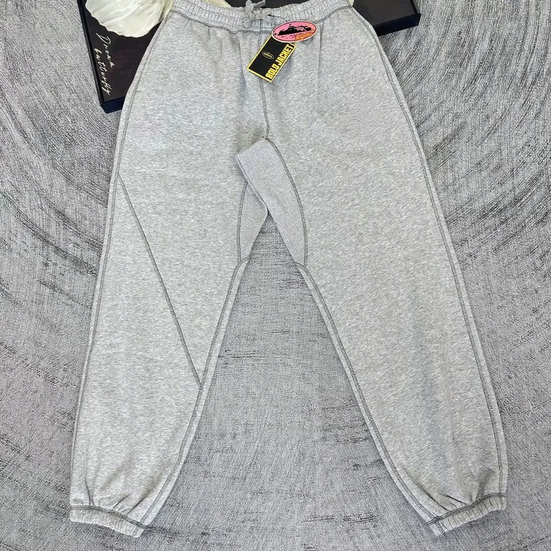 Amiri Everyday Hoodie — Photo 11