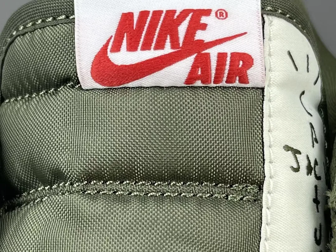 Air Jordan 1 Low Olive — Photo 14