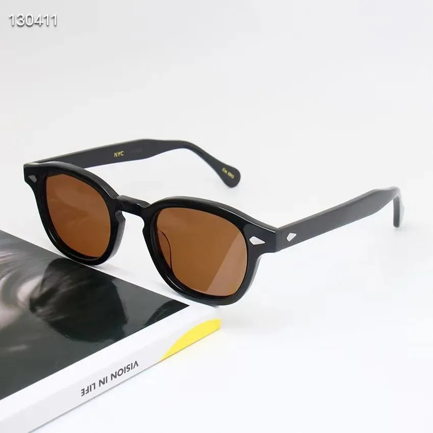 Sunglasses — Photo 10