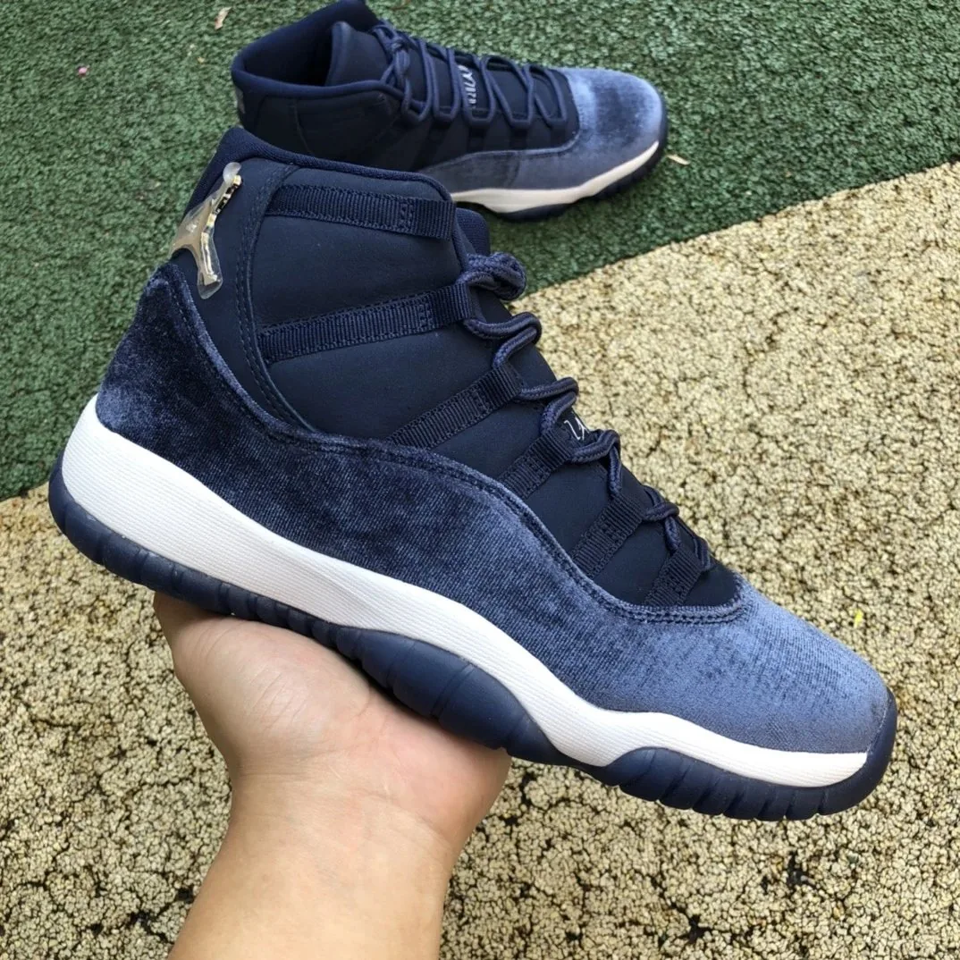 Air Jordan 11 Midnight Navy
