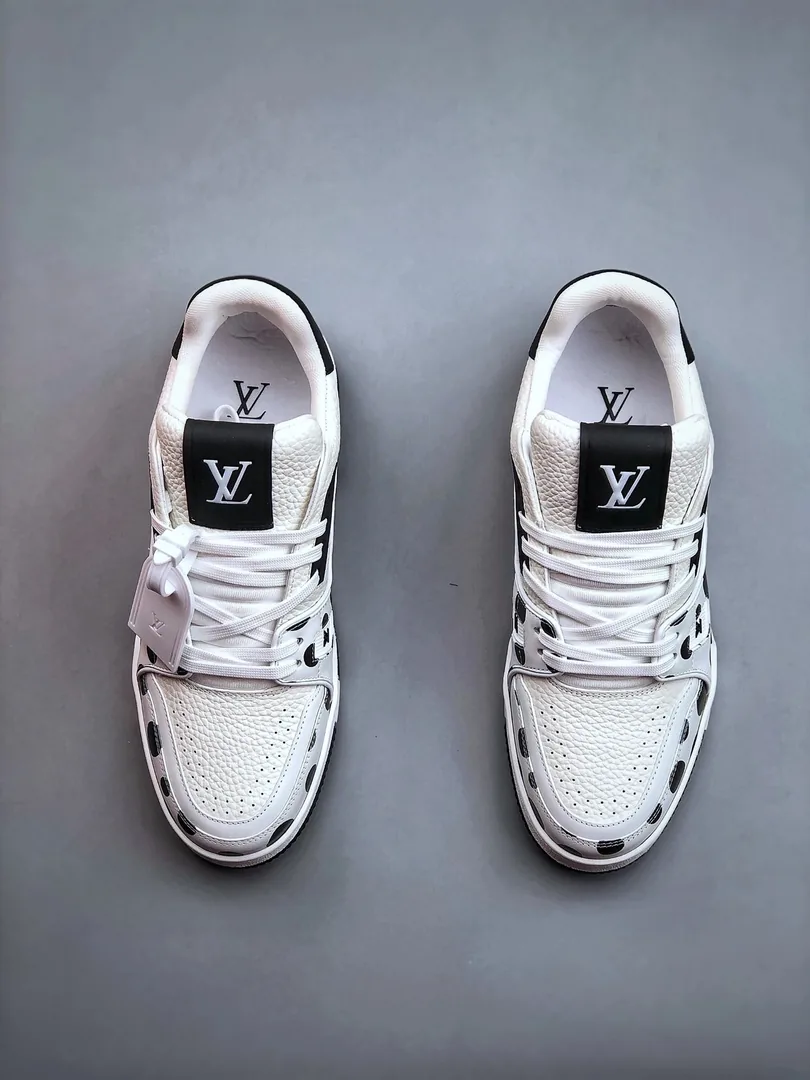 Louis Vuitton LV Trainer Speckled Runway Sneakers — Photo 9