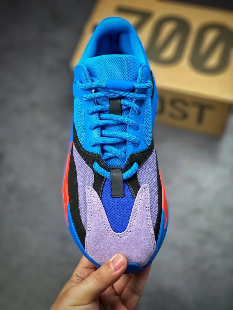 Adidas Yeezy Boost 700 — photo 7