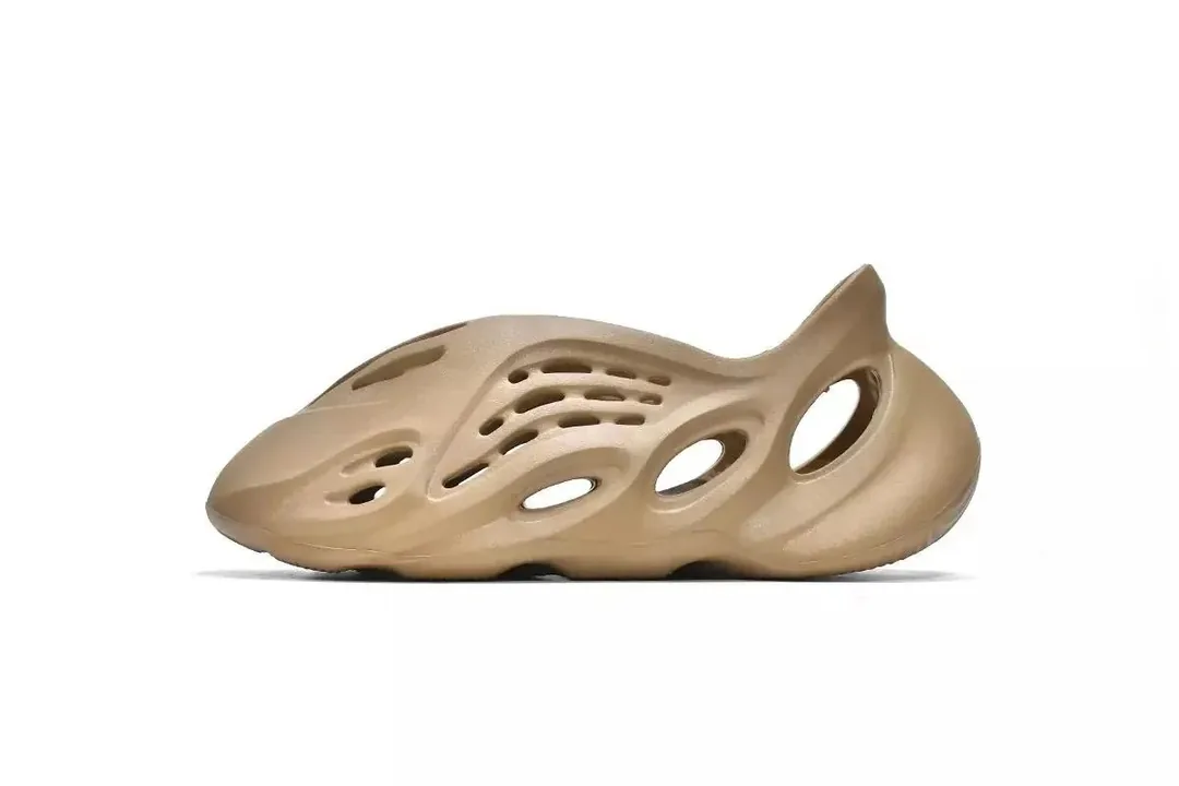Yeezy Foam Runner Sneakers — Photo 14