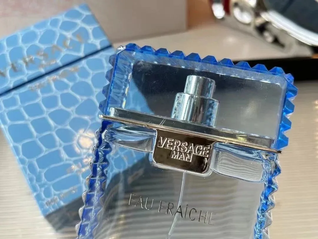 Versace Women's Perfume — Photo 4