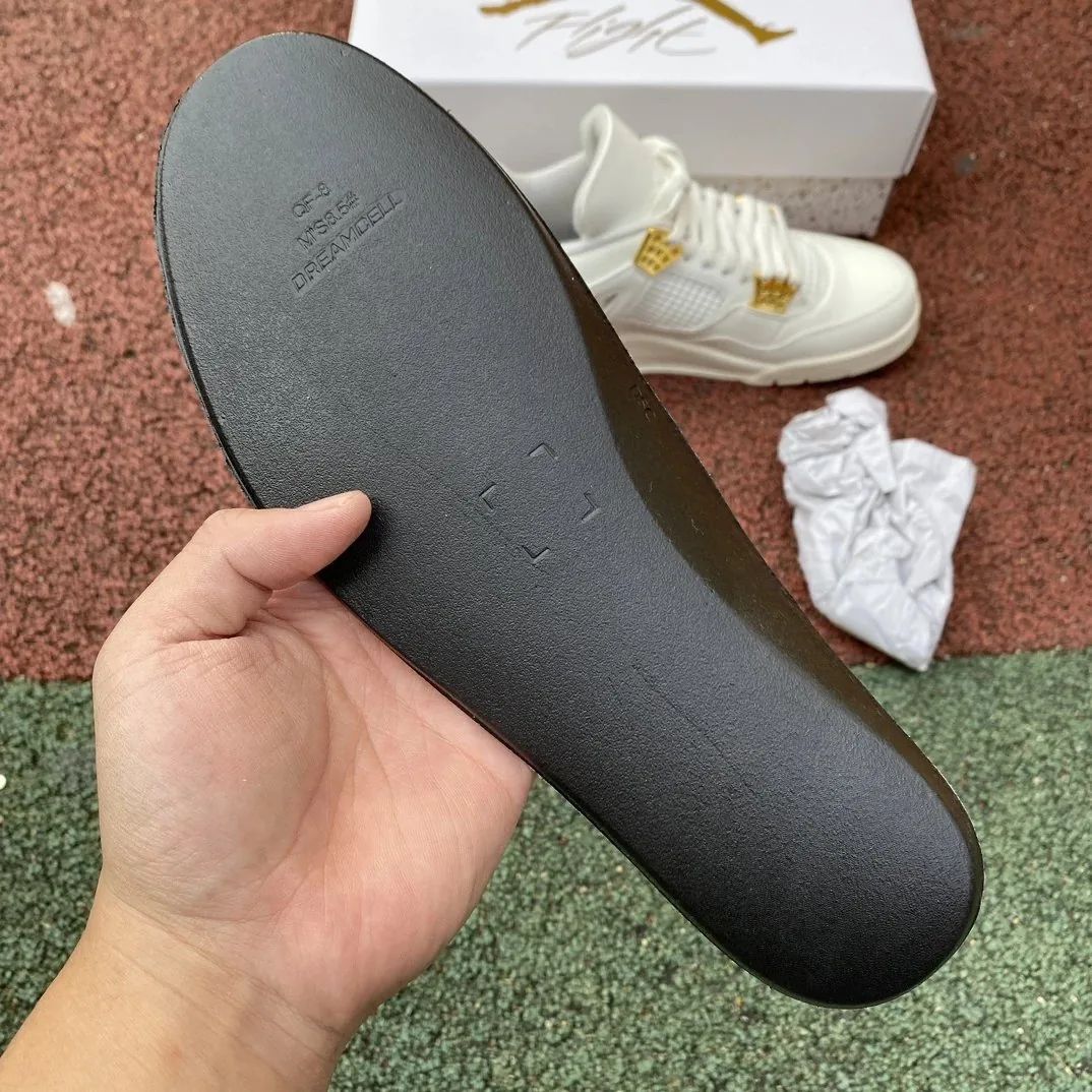 Air Jordan 4 Metallic Gold — Photo 12