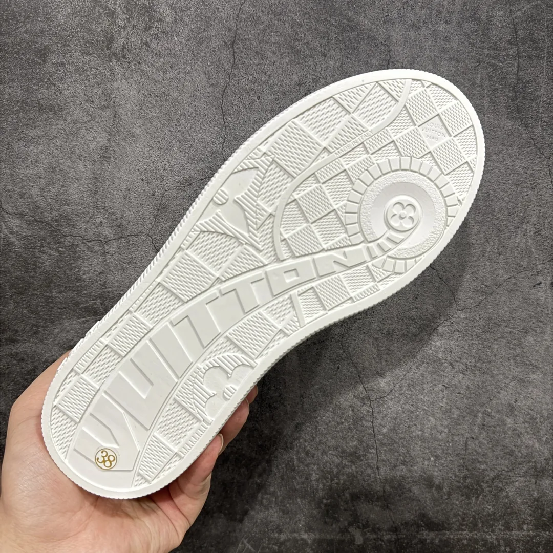 Louis Vuitton Lagoon Colorway Sneakers — photo 11