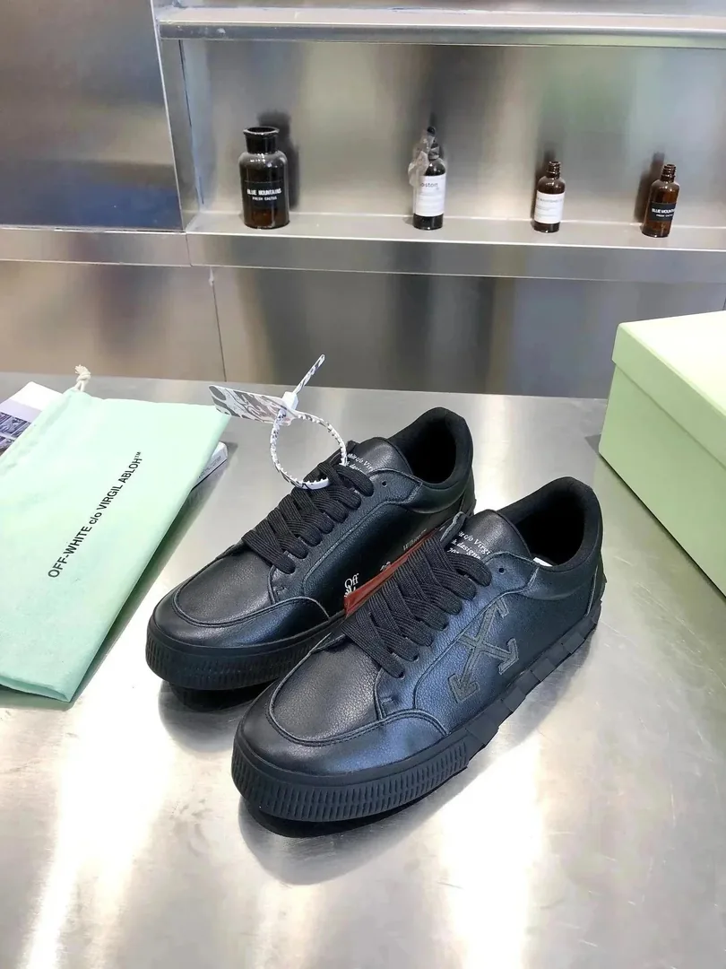 Off-White Vulc Low Skate Shoes — Photo 3