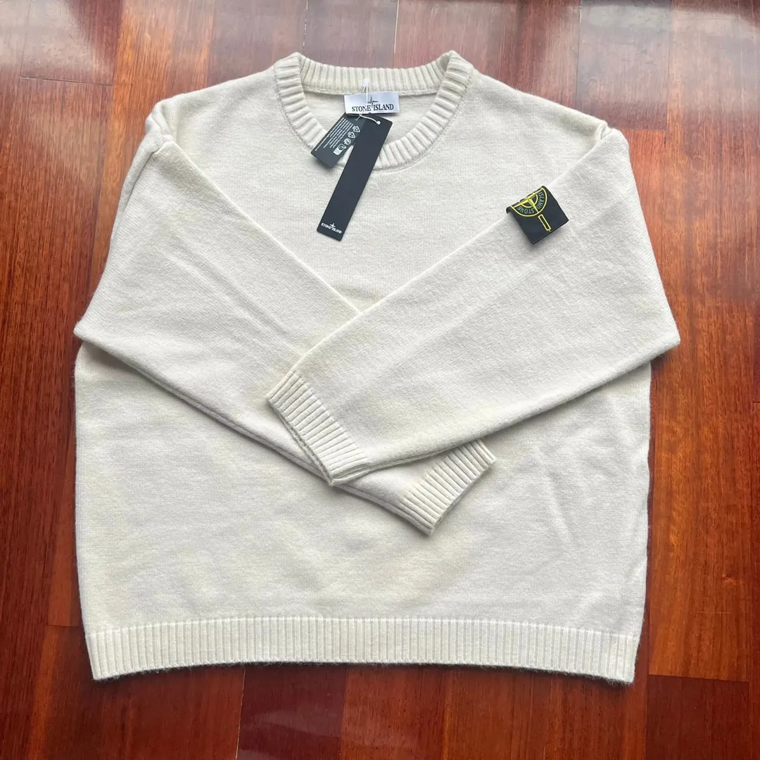 Simple Sweatshirt — Photo 14