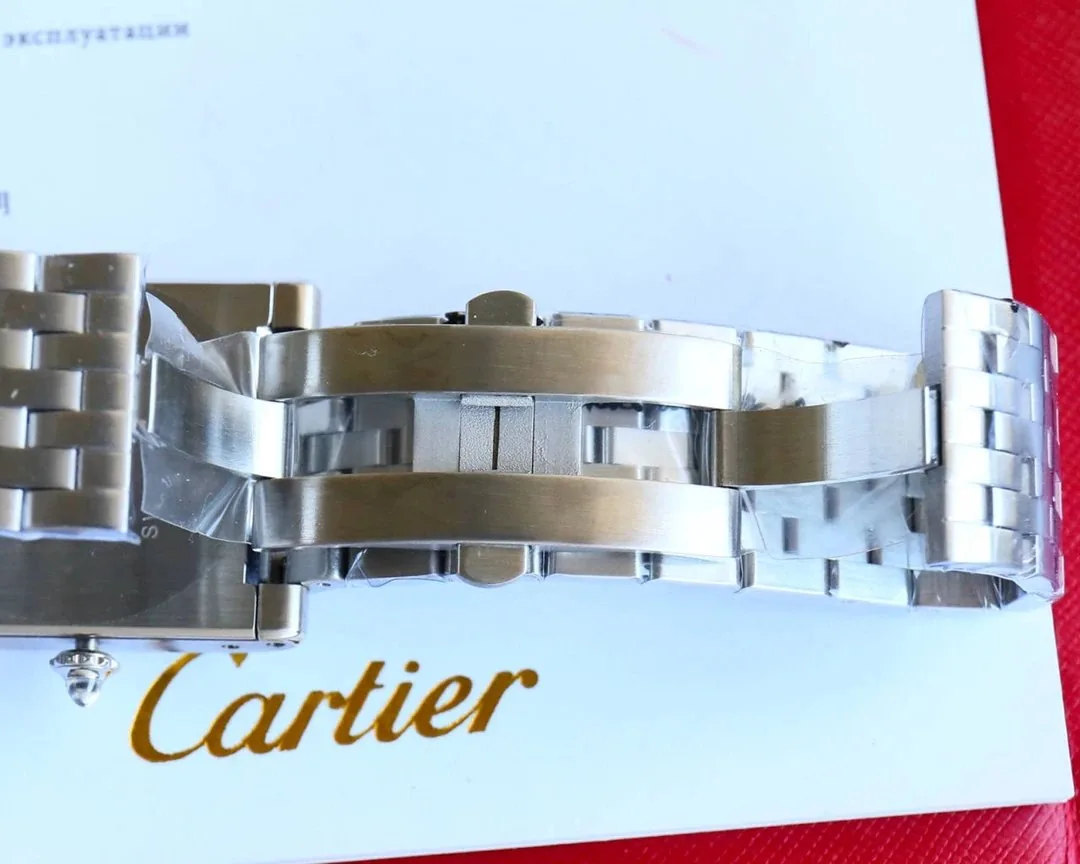 Cartier Tank Watch — Photo 15
