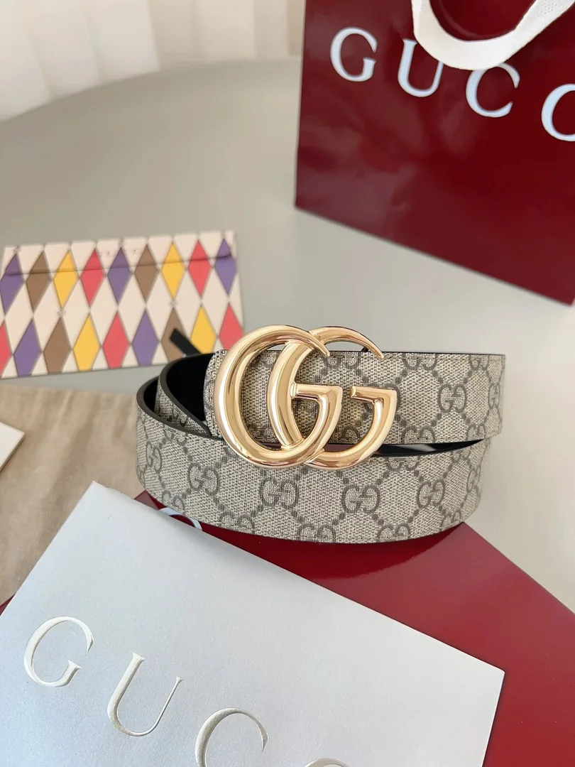 Gucci GG Supreme Double G Buckle Belt