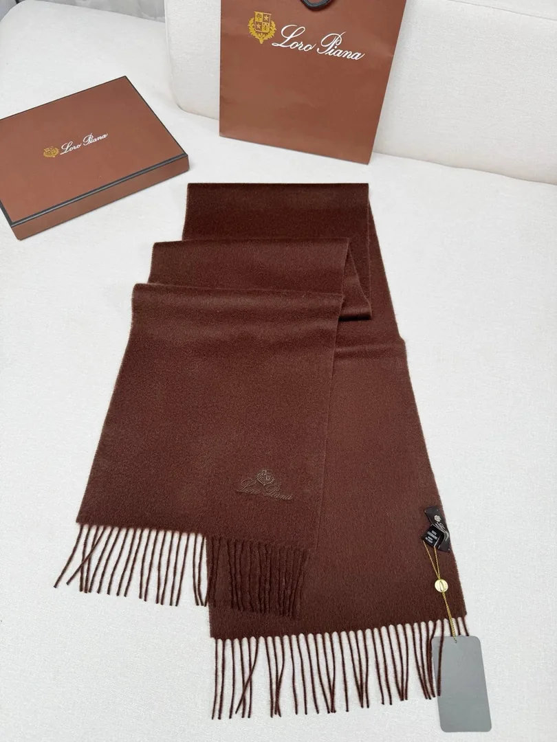 Loro Piana Ripple Cashmere Scarf — Photo 14