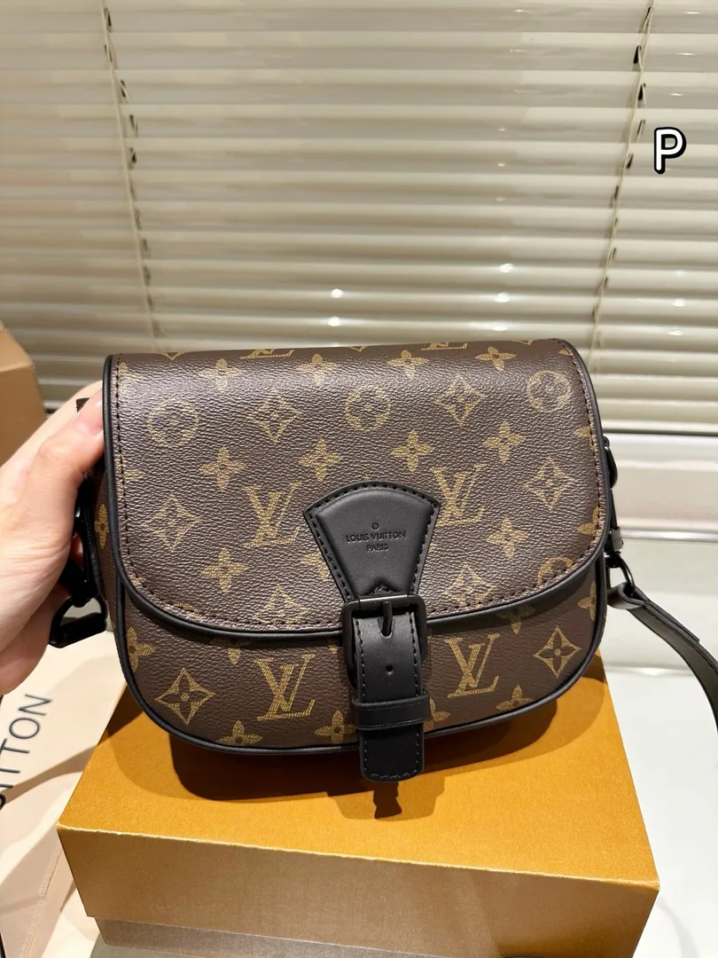 Louis Vuitton S Lock Leather Bag — Photo 4