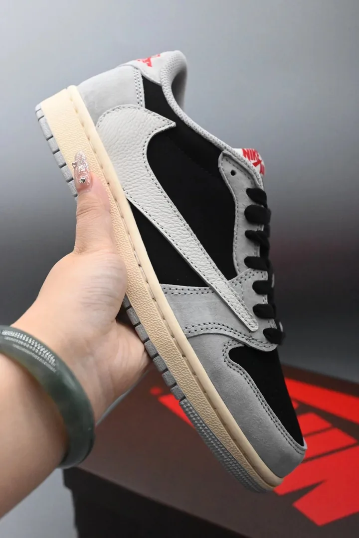 Air Jordan 1 Low Black Grey — Photo 3