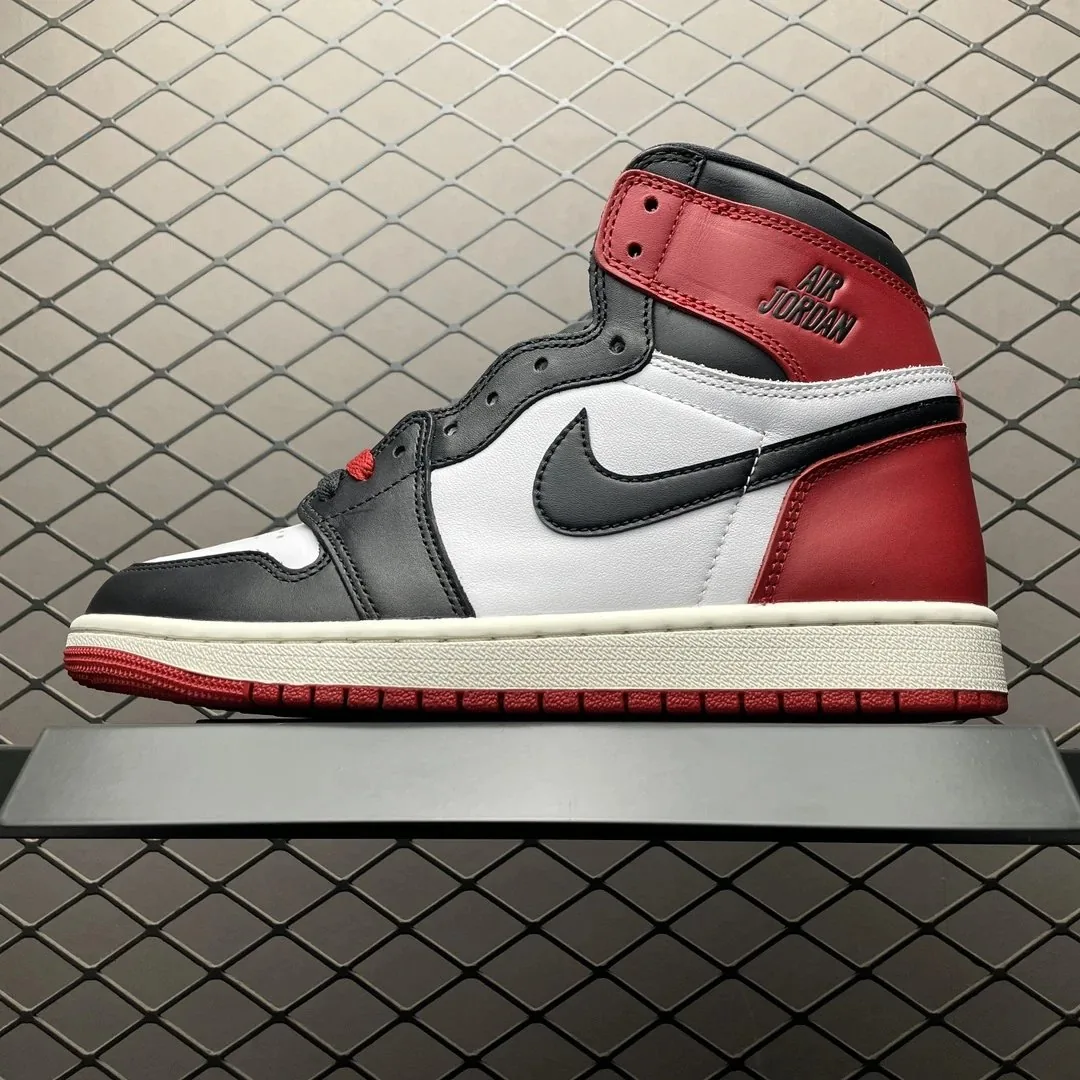 Air Jordan 1 High Red — Photo 5