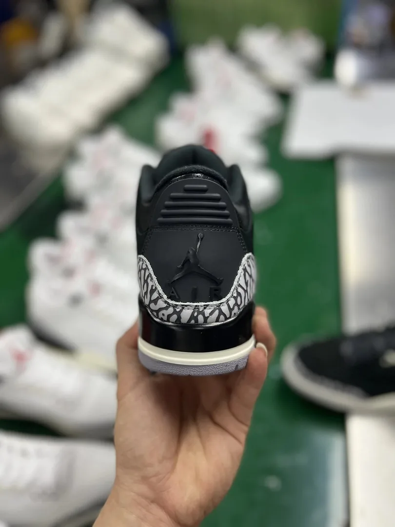 Air Jordan 3 Off Noir — photo 9
