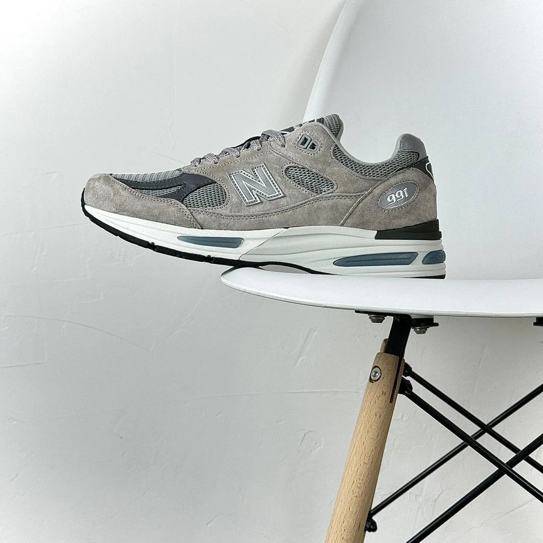 New Balance 991v2 Dad Shoes — photo 2