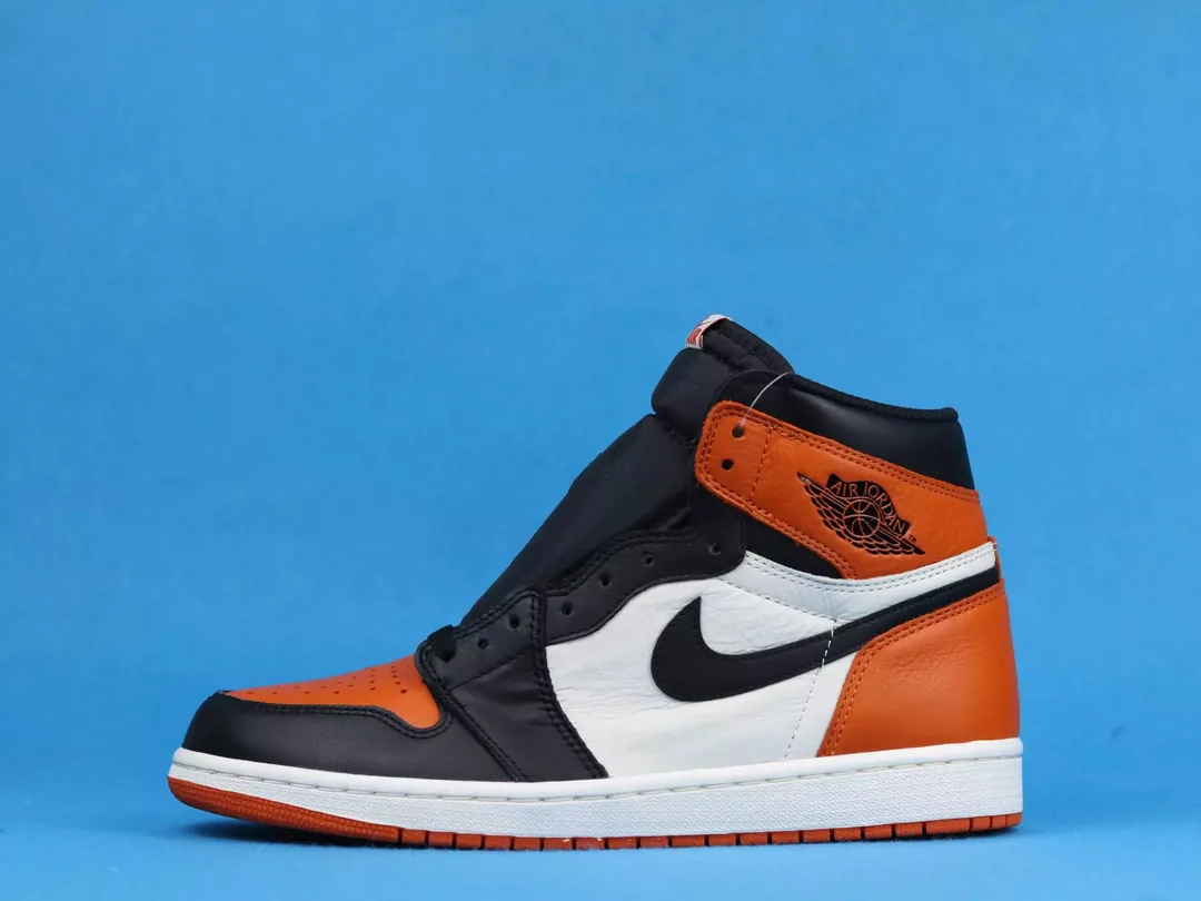 Jordan 1 Blue Court Trainers — Photo 14
