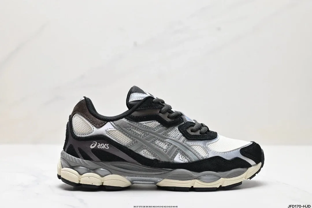 Asics Gel-Kayano 14 Black Athletic Trainers — Photo 2