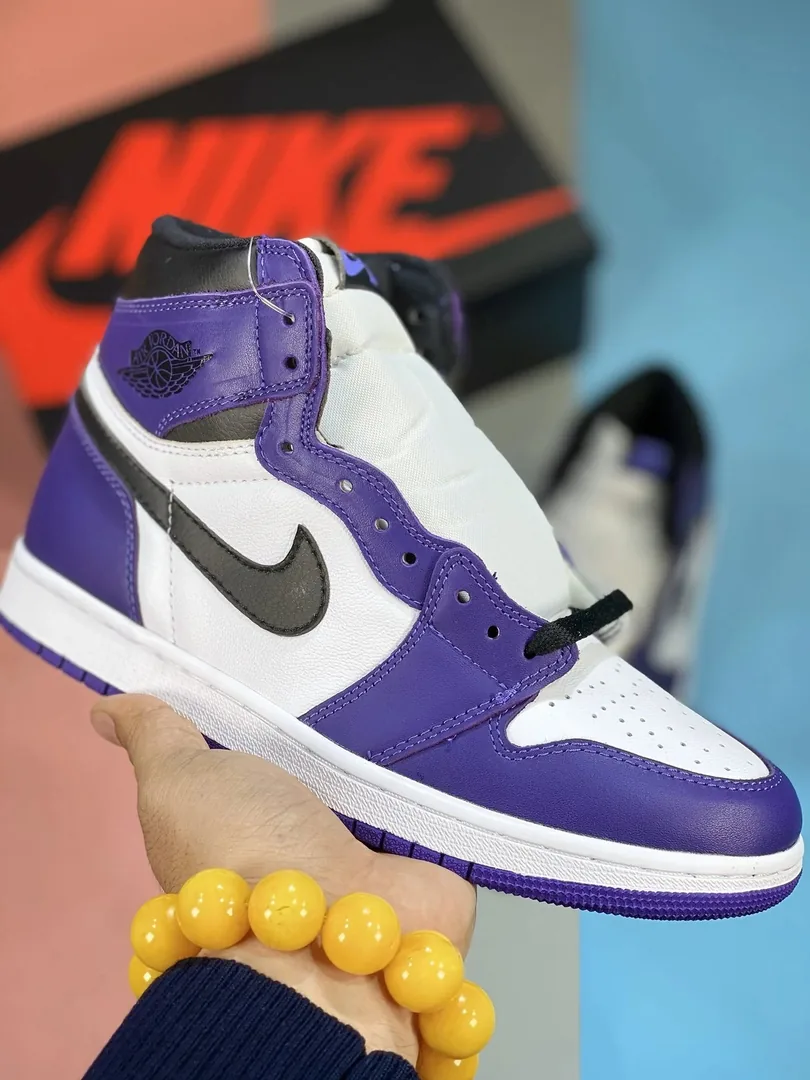Air Jordan 1 Court Purple — Photo 14