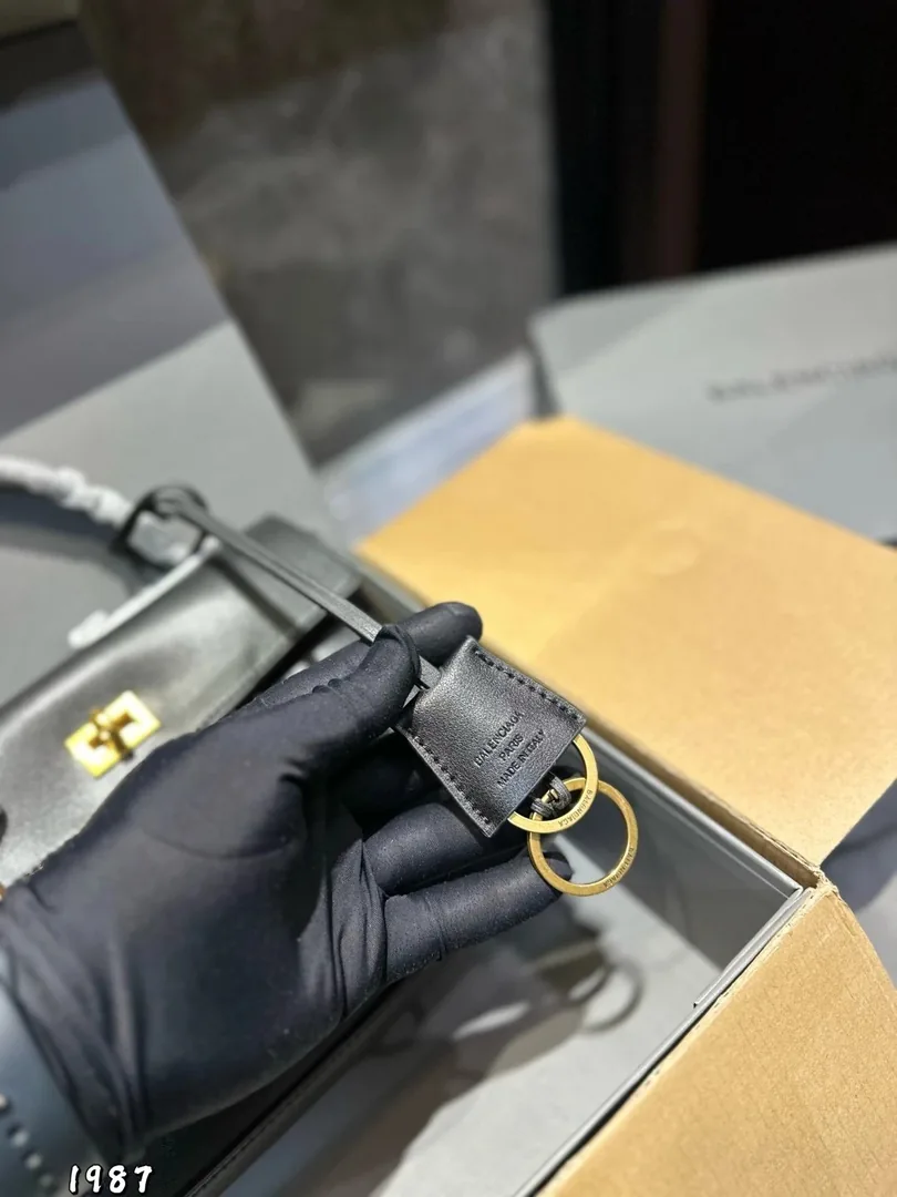 Balenciaga Rodeo Mini Leather Bag — Photo 9