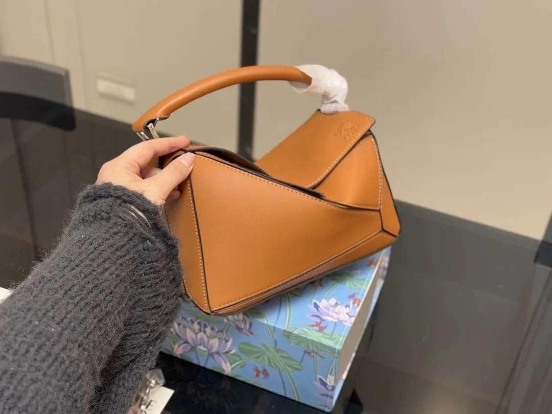Loewe Puzzle Edge Leather Bag — Photo 4