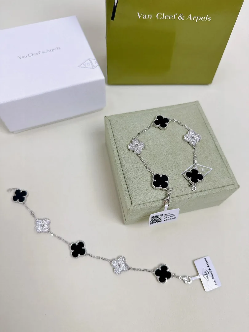 Van Cleef Arpels Clover Bracelet