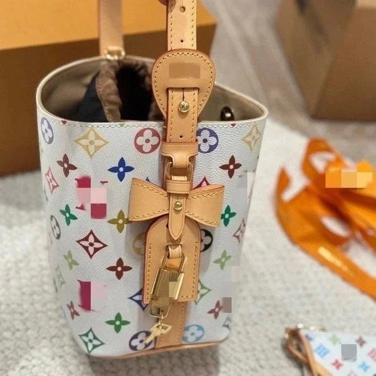 Bucket Crossbody Bag — Photo 2