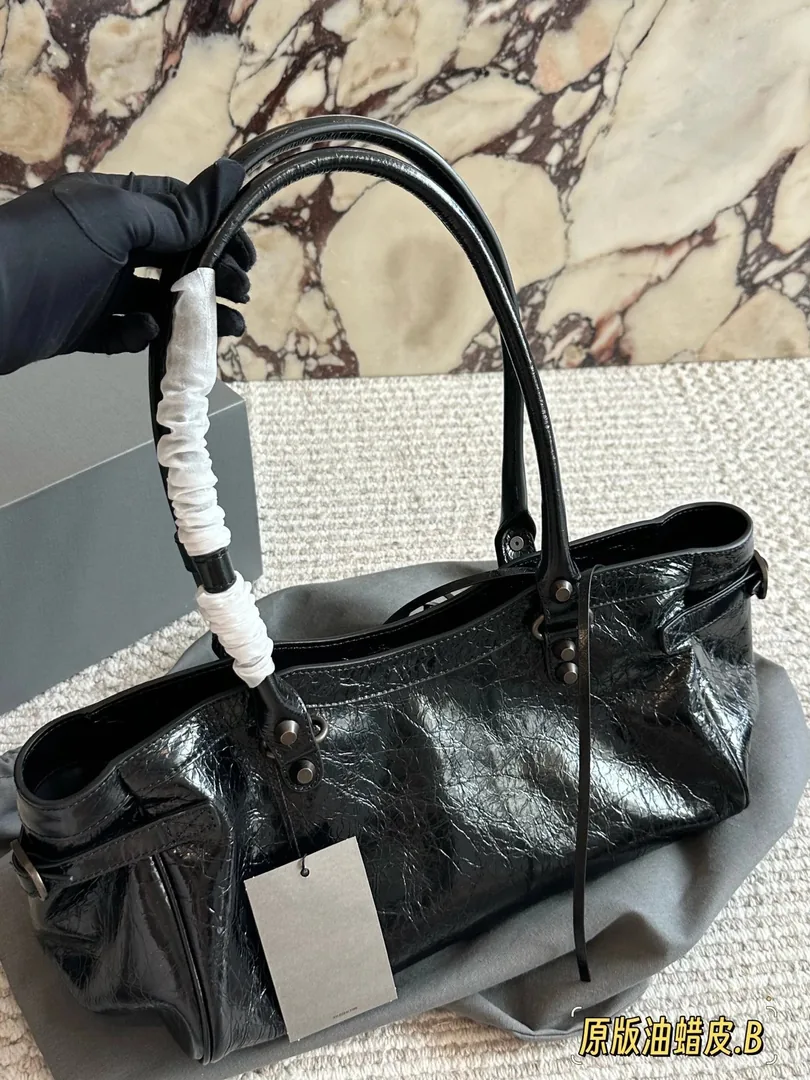 Balenciaga Waxed Leather Hobo Bag — photo 6