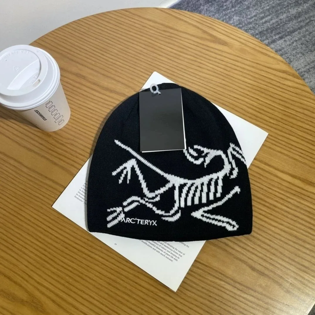 Bird Head Jacquard Knit Beanie — Photo 4