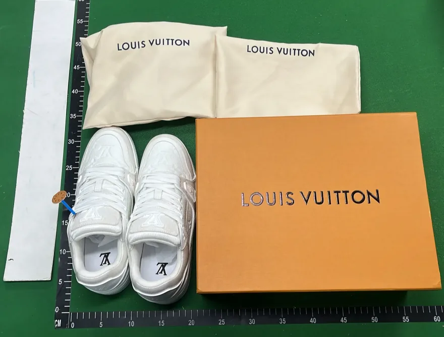 Louis Vuitton LV Trainer Blue White Trainers — Photo 12