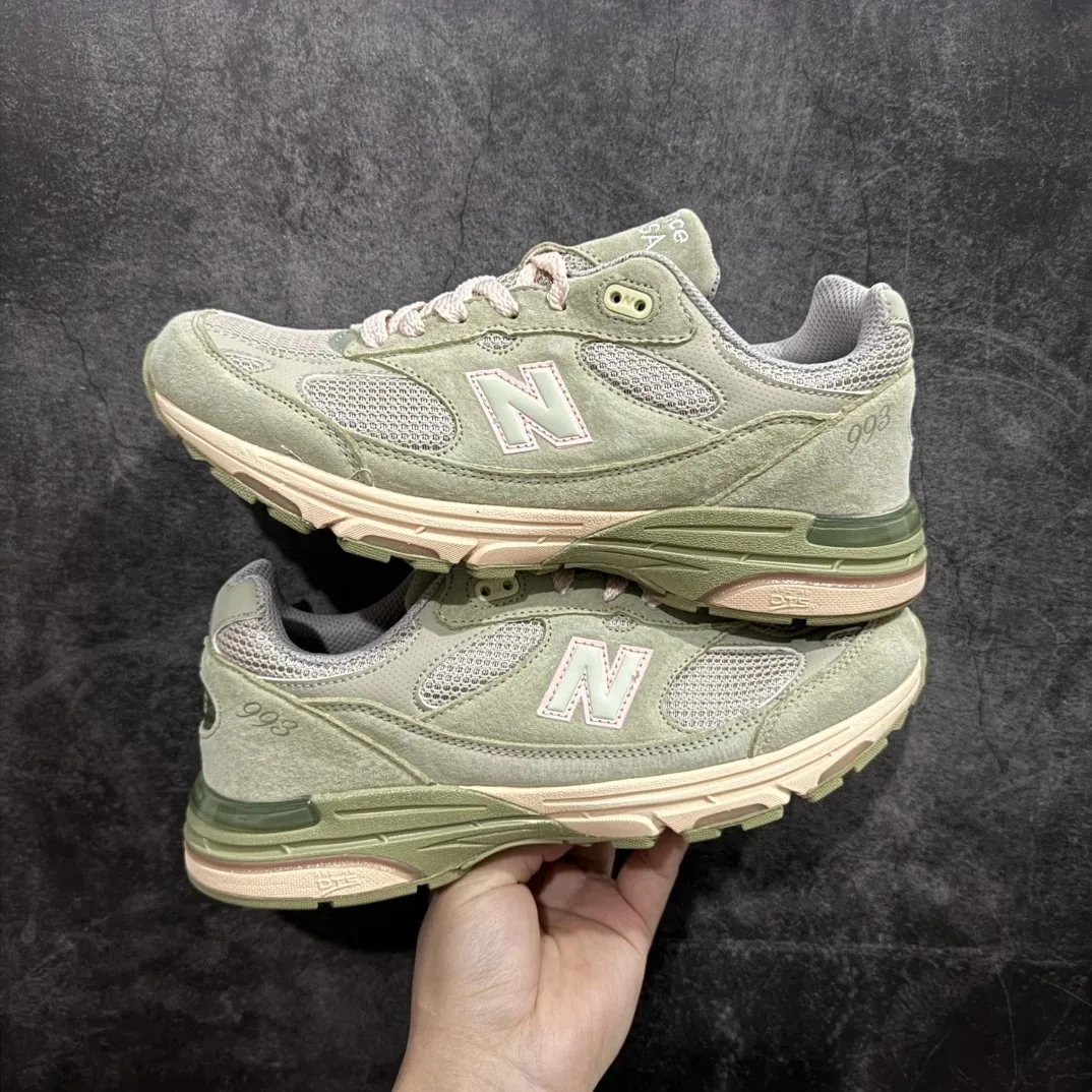 New Balance 993 Brown Beige — Photo 11