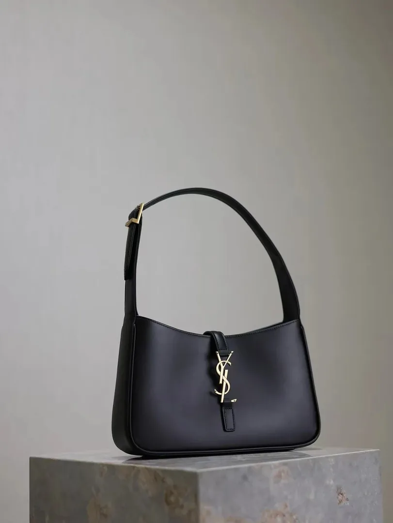 Saint Laurent Leather Shoulder Bag — photo 4