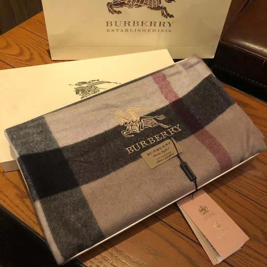 Heart Plaid Cashmere Scarf — photo 7