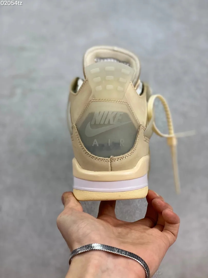 Air Jordan 4 Off-White — Photo 15