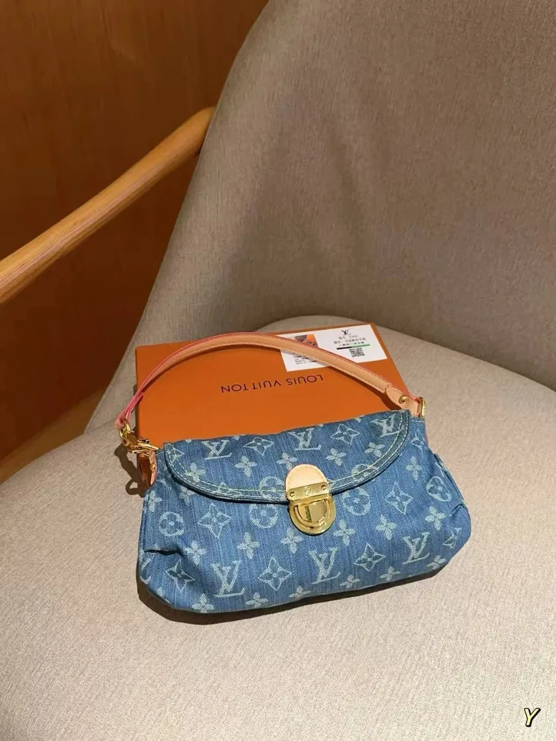 Louis Vuitton Denim Mini Pleaty Bag — Photo 6