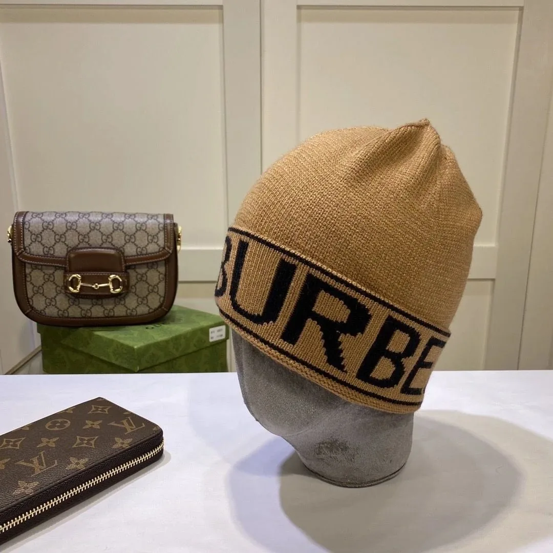 Warm Beanie — Photo 6
