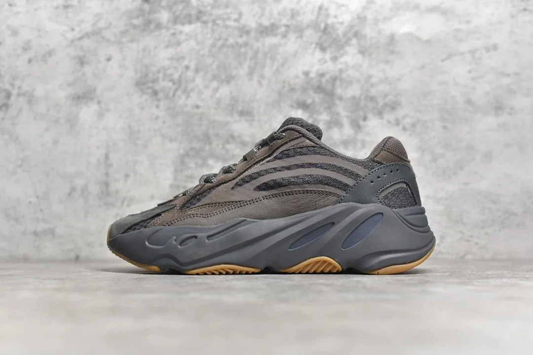 Adidas Yeezy Boost 700 — photo 11